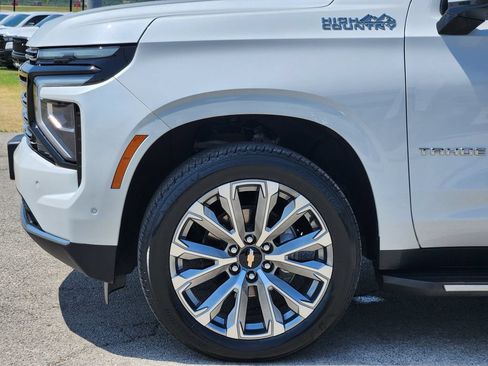 Certified 2025 Chevrolet Tahoe High Country AWD/4WD image 9