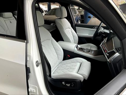 Certified 2026 BMW X5 sDrive40i w/ Climate Comfort Package RWD image 11