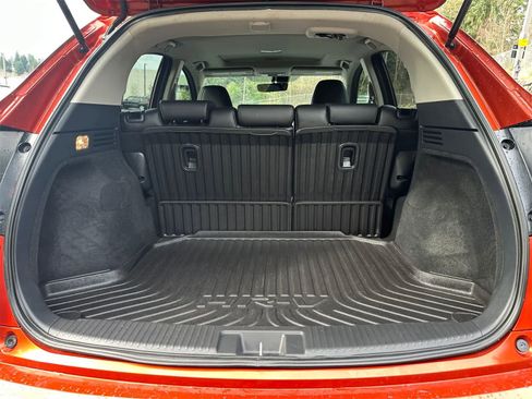 Used 2020 Honda HR-V Touring image 28
