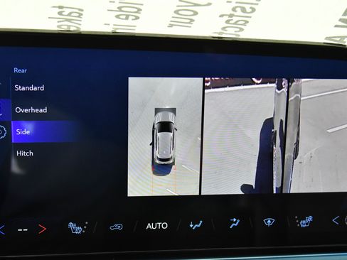 Used 2025 Chevrolet Equinox EV LT w/ Convenience Package FWD image 21
