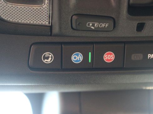 Used 2021 GMC Sierra 1500 AT4 w/ AT4 Value Package AWD/4WD image 34