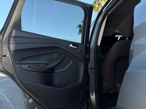 Used 2013 Ford Escape SE image 35