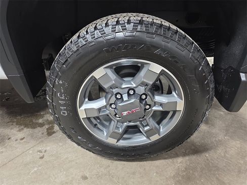 New 2026 GMC Sierra 2500 SLT image 34