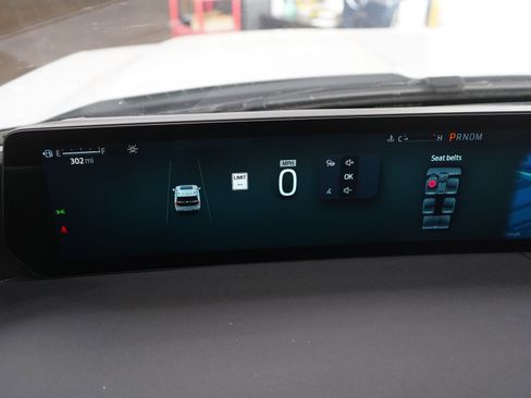 Used 2025 Ford Expedition Platinum AWD/4WD image 27