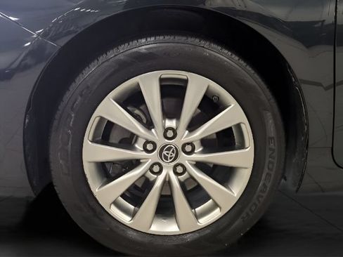 Used 2015 Toyota Camry XLE w/ Moonroof Package FWD image 20