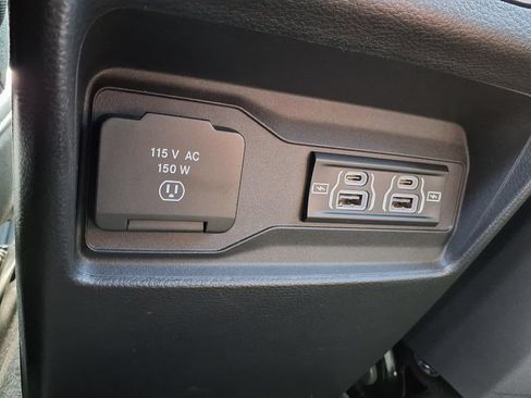 Used 2025 Jeep Grand Cherokee Altitude AWD/4WD image 23