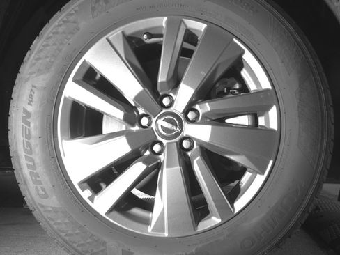 Used 2025 Nissan Pathfinder SV FWD image 13