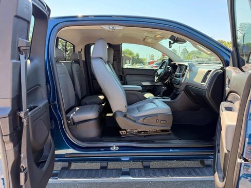 Used 2019 Chevrolet Colorado LT w/ Luxury Package, Chrome AWD/4WD image 43