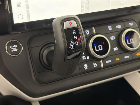 New 2026 Land Rover Defender 110 X-Dynamic SE image 16