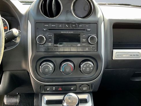 Used 2016 Jeep Compass High Altitude image 9