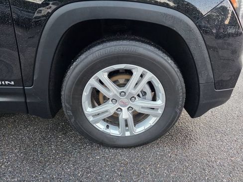 Used 2024 GMC Terrain SLE AWD/4WD image 12