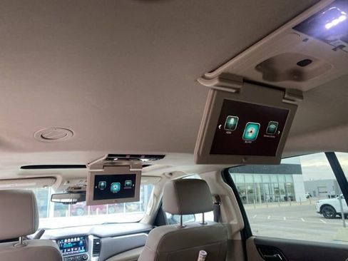 Used 2020 Chevrolet Suburban Premier image 20