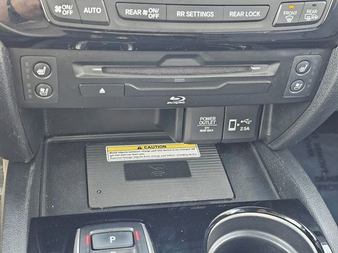 Used 2020 Honda Pilot Black Edition image 38