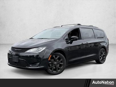 Used 2018 Chrysler Pacifica Limited w/ Advanced Safetytec Group