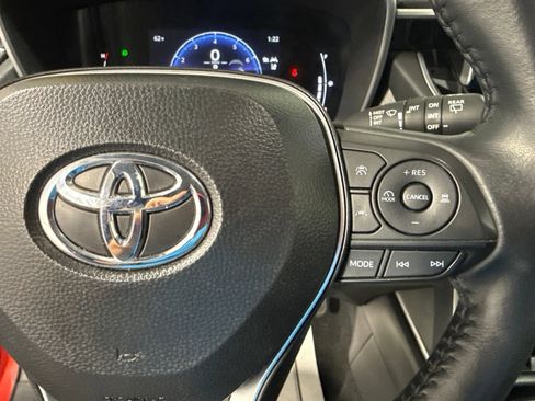 Used 2025 Toyota Corolla Cross XLE FWD image 30