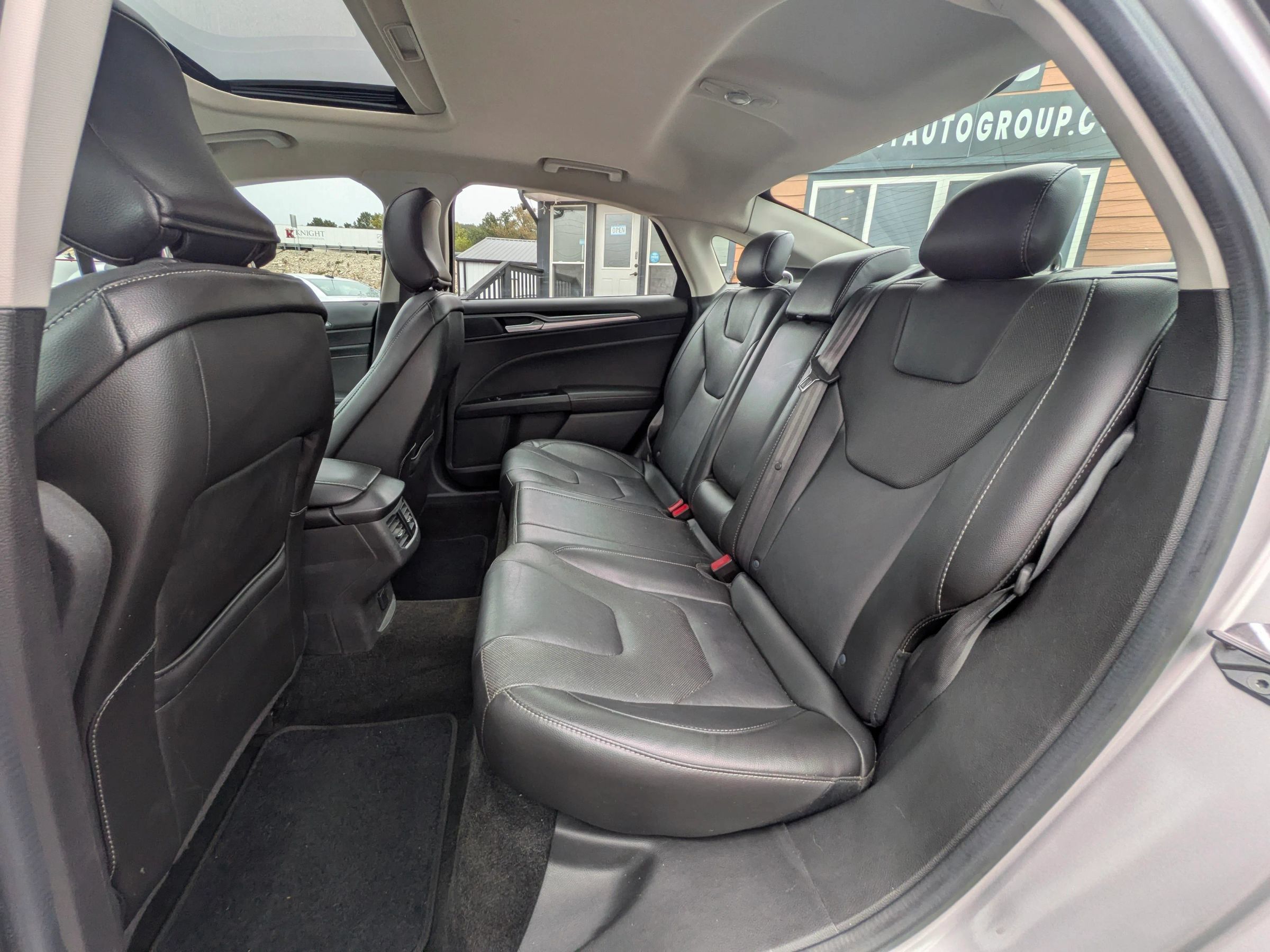 Used 2015 Ford Fusion Titanium FWD image 34