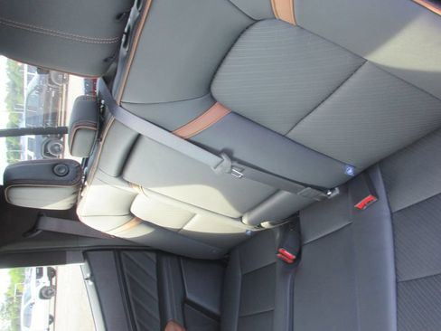 New 2026 GMC Canyon AT4 w/ Technology Plus Package AWD/4WD image 13
