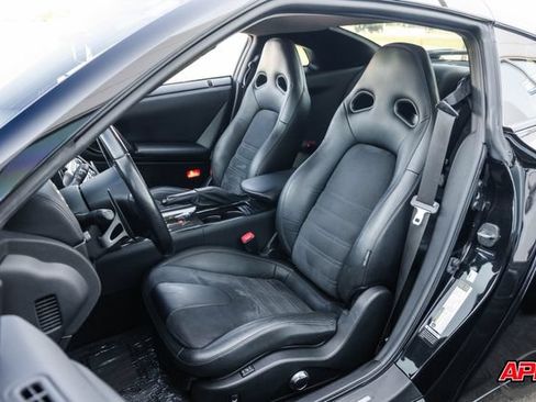 Used 2013 Nissan GT-R Premium AWD/4WD image 4