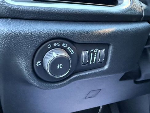 New 2026 Chrysler Pacifica Select w/ S Appearance Package image 13