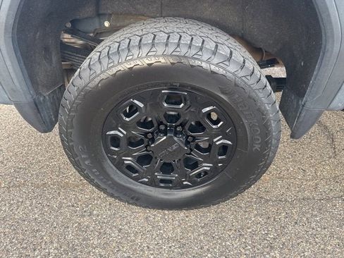 Used 2020 GMC Sierra 3500 AT4 w/ AT4 Premium Package image 21