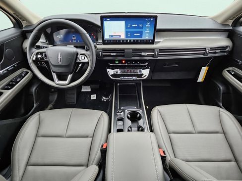 New 2026 Lincoln Corsair Premiere image 16