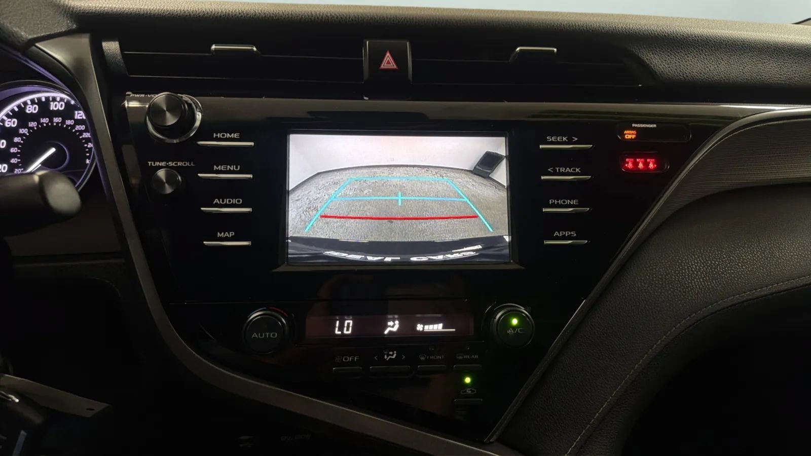 Used 2019 Toyota Camry SE FWD image 15