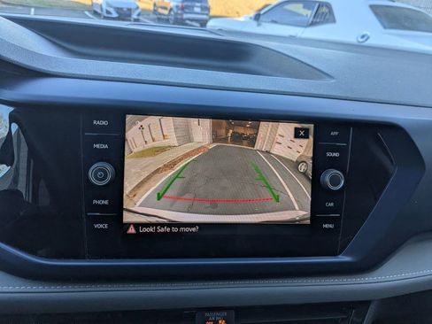 Used 2024 Volkswagen Taos SE image 20