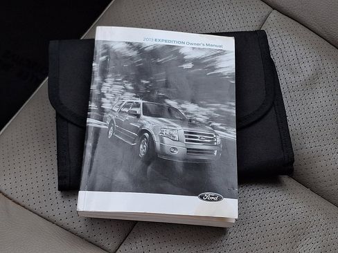 Used 2013 Ford Expedition Limited image 27