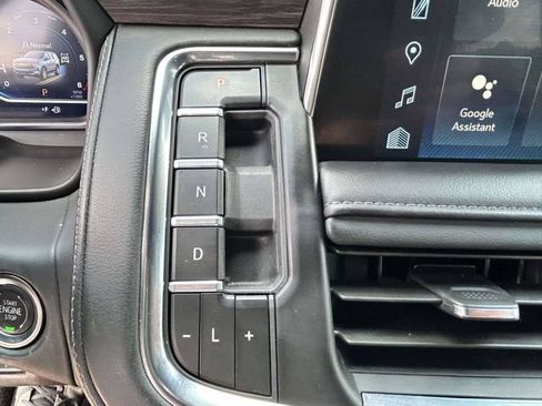Used 2024 Chevrolet Tahoe Z71 w/ Luxury Package AWD/4WD image 25