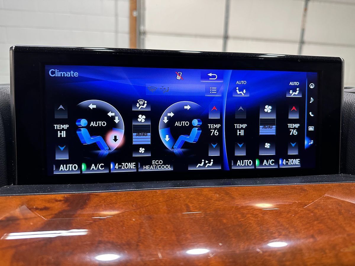 Used 2016 Lexus LX 570 4WD w/ Luxury Package image 47