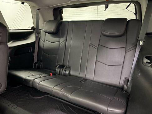 Used 2018 Cadillac Escalade Premium Luxury RWD image 19