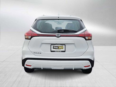Used 2023 Nissan Kicks S image 7