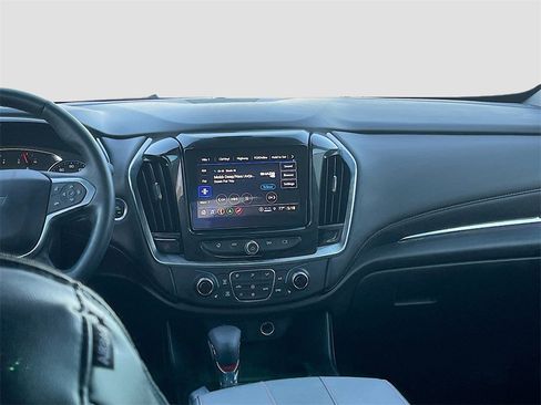 Used 2023 Chevrolet Traverse RS image 22