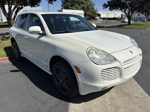 Used 2006 Porsche Cayenne Turbo S AWD/4WD image 3