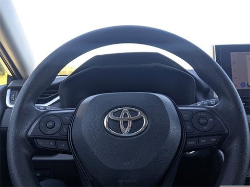 Used 2023 Toyota RAV4 XLE image 23