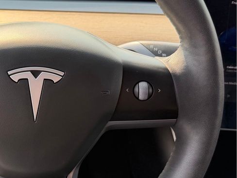 Used 2021 Tesla Model Y 2WD image 34