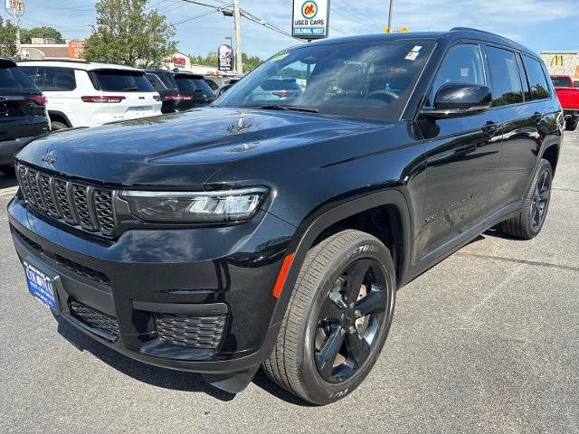 Used 2023 Jeep Grand Cherokee L Laredo AWD/4WD image 1