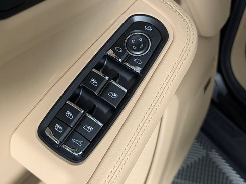 New 2026 Porsche Macan Turbo AWD/4WD image 26