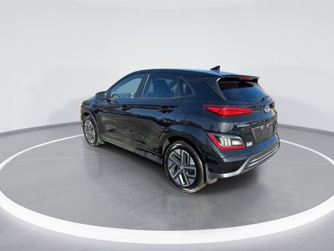 Used 2023 Hyundai Kona Limited w/ Cargo Package FWD image 6