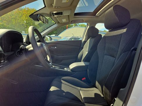 Certified 2025 Honda Accord SE image 13