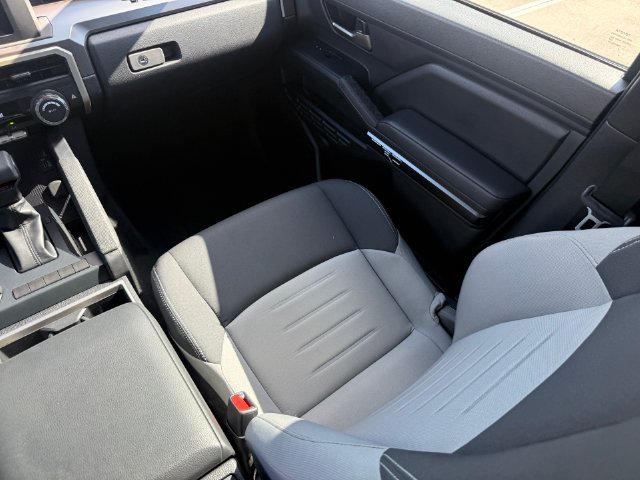 Used 2025 Toyota Tacoma TRD Sport AWD/4WD image 28