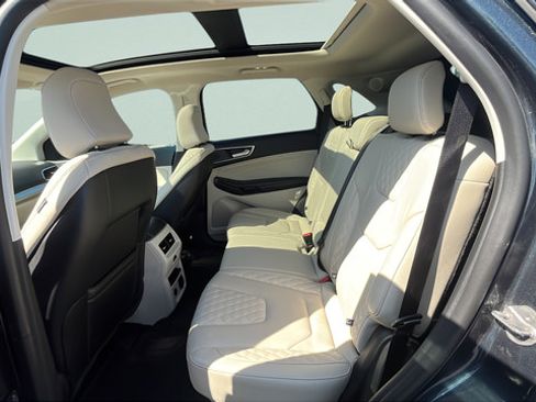 Certified 2024 Ford Edge Titanium w/ Titanium Elite Package AWD/4WD image 22