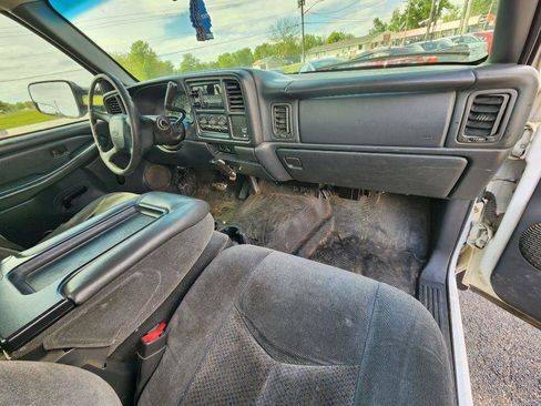 Used 2002 Chevrolet Silverado 2500 2WD Regular Cab image 18