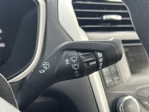 Used 2015 Ford Fusion SE image 17