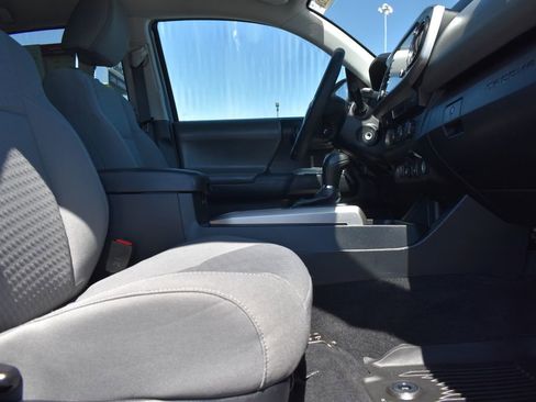 Used 2021 Toyota Tacoma SR5 image 11