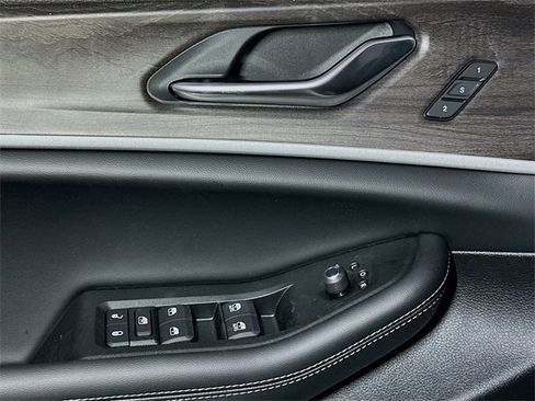 New 2025 Jeep Grand Cherokee Limited w/ Luxury Tech Group II image 12