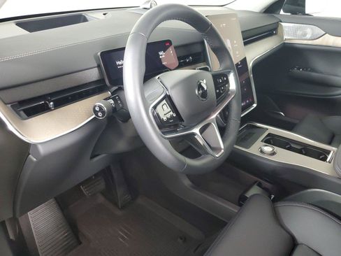 Used 2025 Volvo EX90 Ultra AWD/4WD image 23