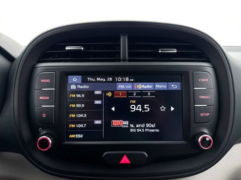 Used 2022 Kia Soul LX w/ Technology Package FWD image 4