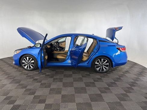 Used 2022 Nissan Sentra SV w/ SV Premium Package image 9