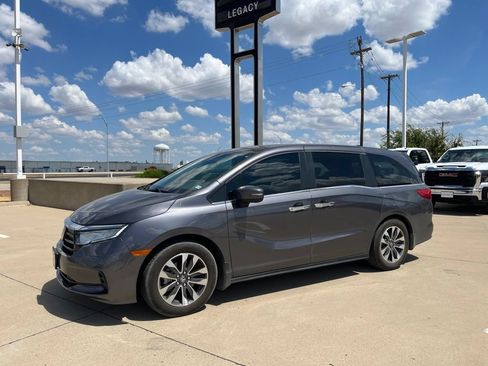 Used 2024 Honda Odyssey EX-L image 1